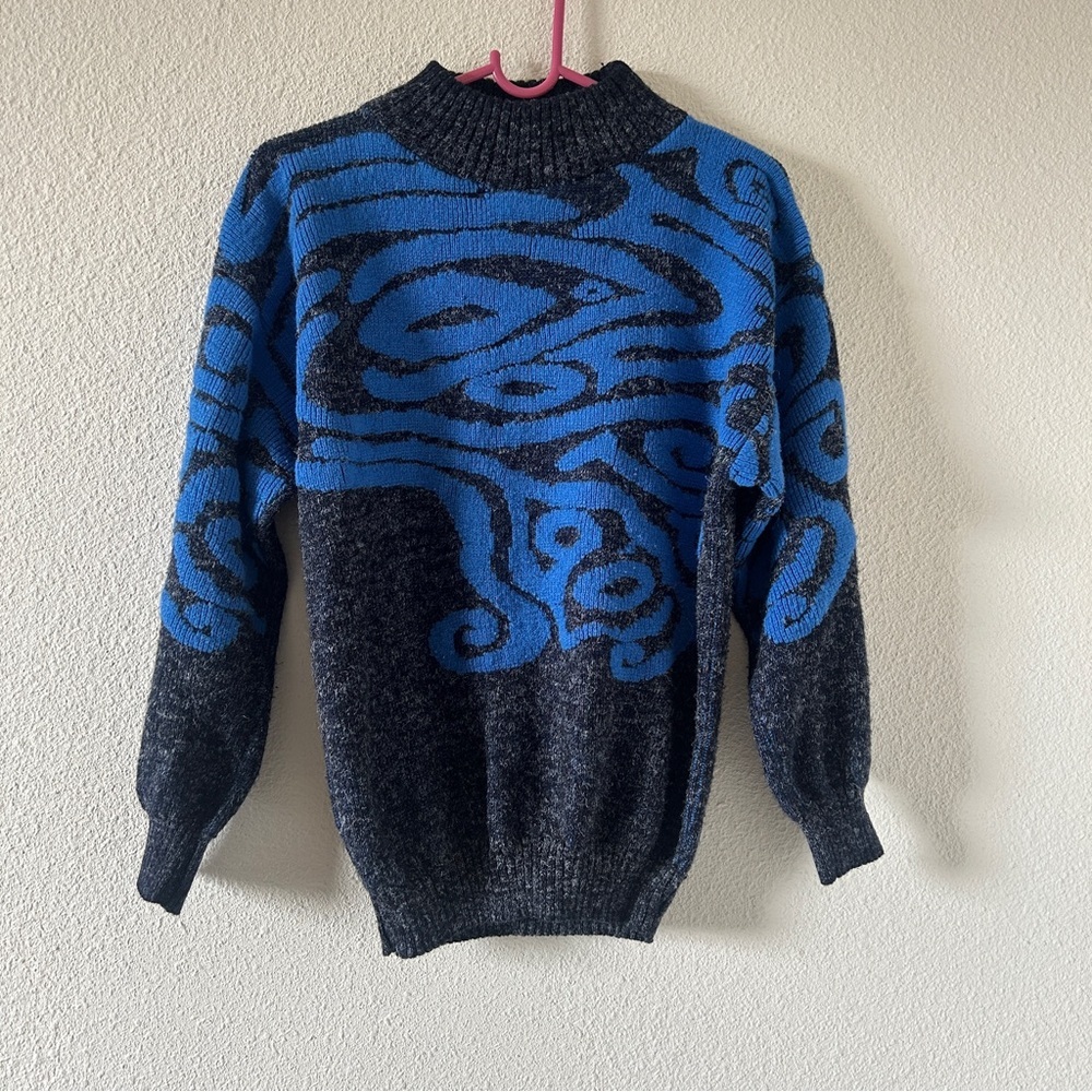 VTG Capistrano Mock Neck 3D Graphic patterned Knit Sweater Women’s Medium